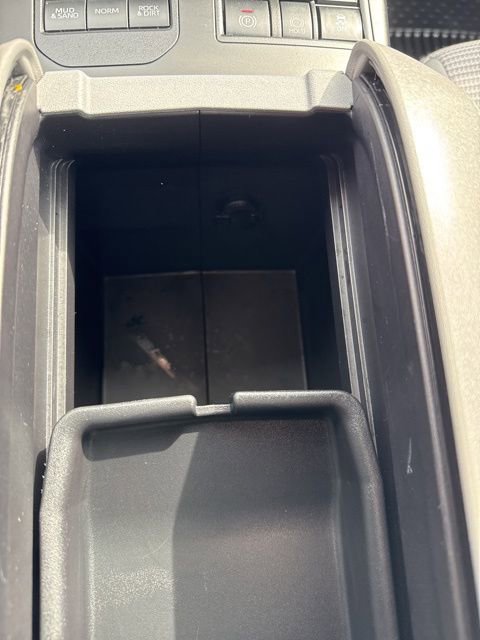 Used 2023 Toyota Highlander LE image 36