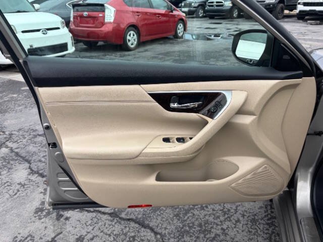 Used 2015 Nissan Altima 3.5 SL FWD image 10