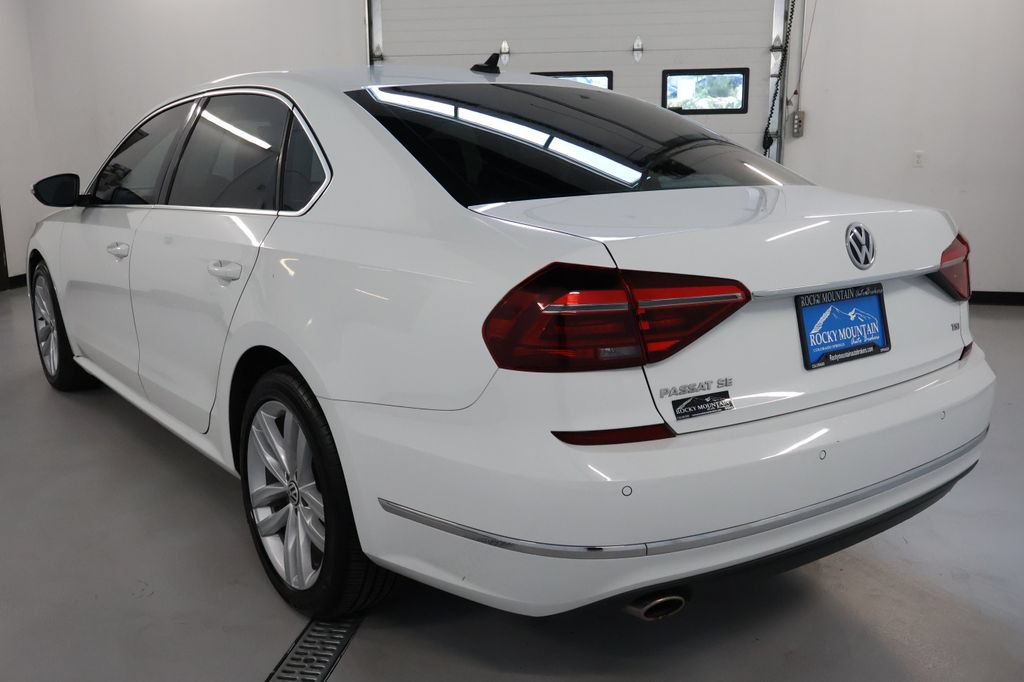 Used 2018 Volkswagen Passat 2.0T SE FWD image 5