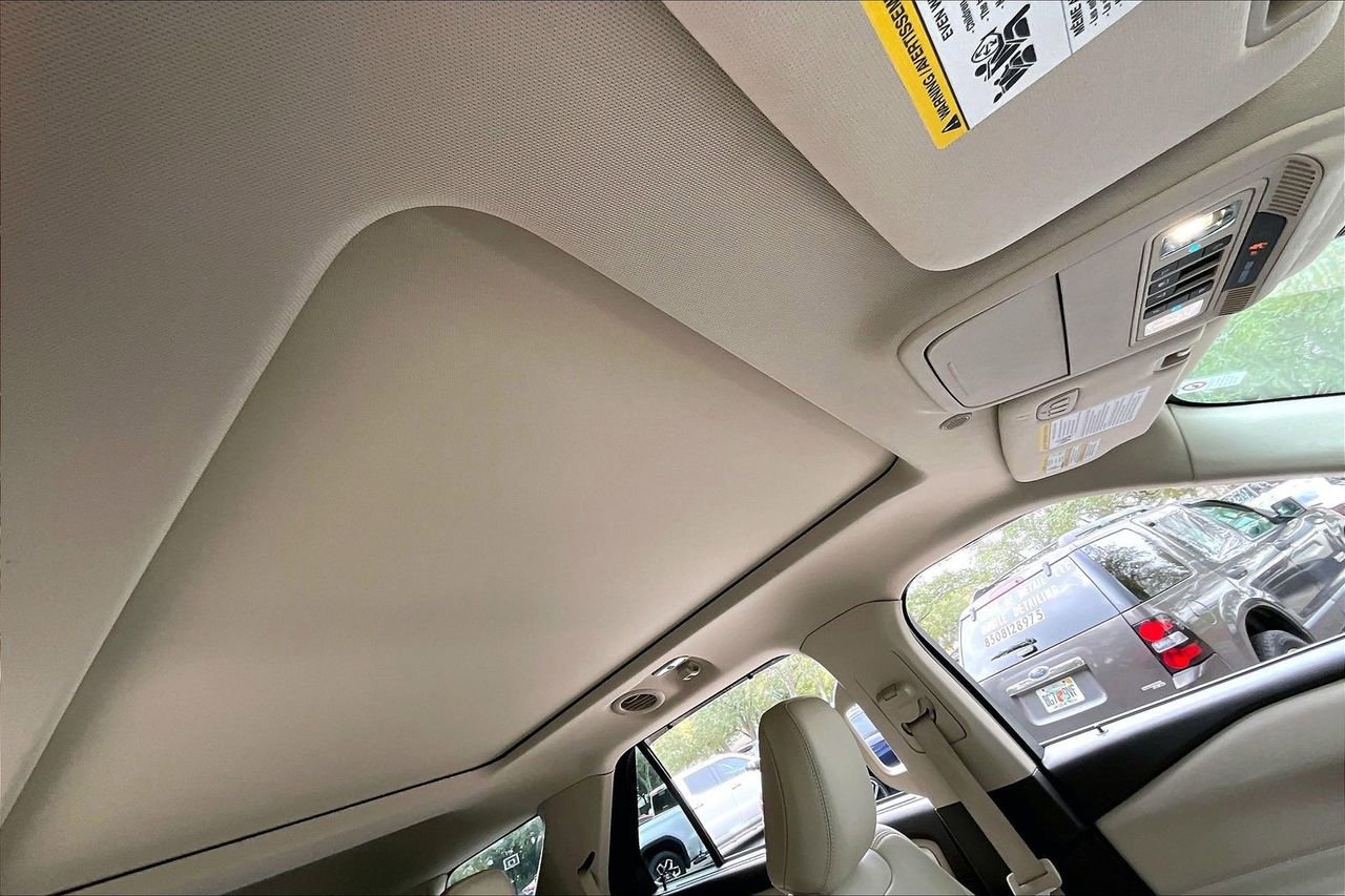 Used 2020 Ford Explorer Platinum w/ Premium Technology Package image 24