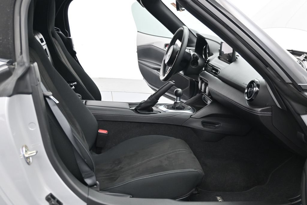 Used 2025 MAZDA MX-5 Miata Club RWD image 17