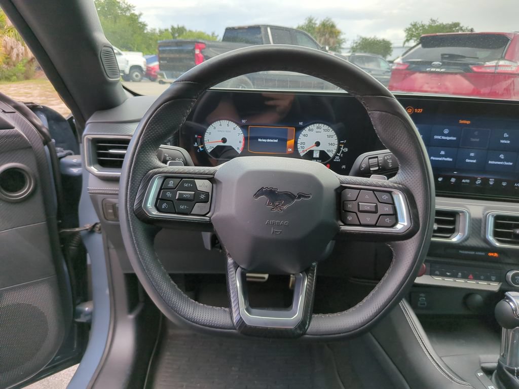 Used 2025 Ford Mustang GT Premium RWD image 16