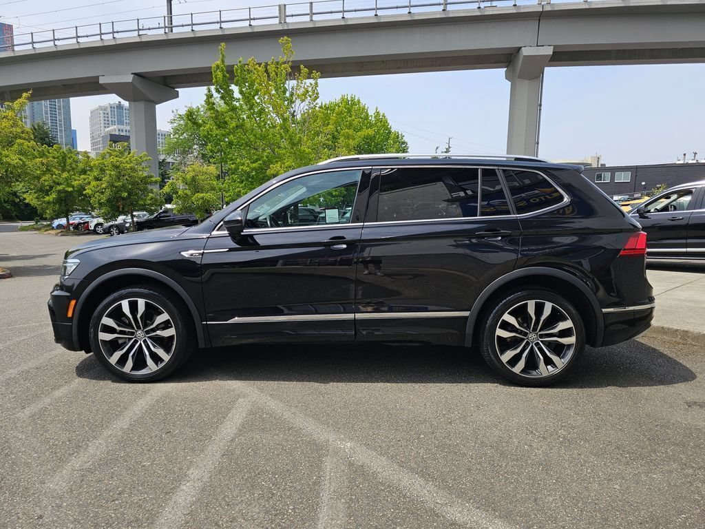 Used 2021 Volkswagen Tiguan SEL Premium R-Line w/ 3rd Row Seat Package AWD/4WD image 5