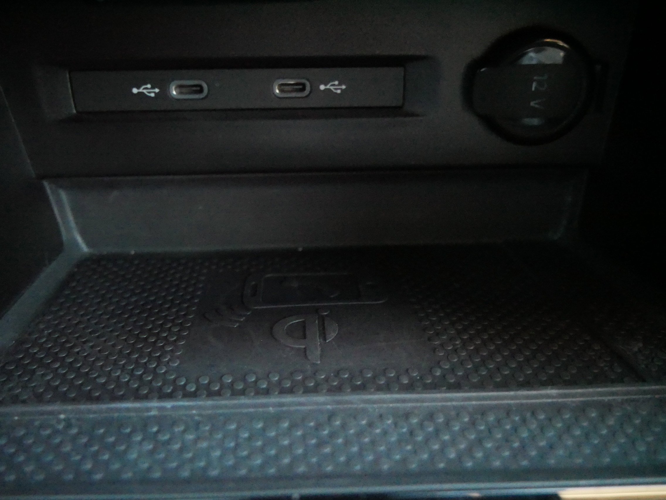 Certified 2024 Volkswagen Taos SE w/ Panoramic Sunroof Package image 29