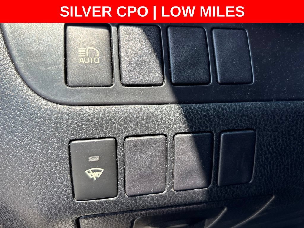 Used 2019 Toyota Highlander LE w/ Carpet Mat Package (TMS) FWD image 19