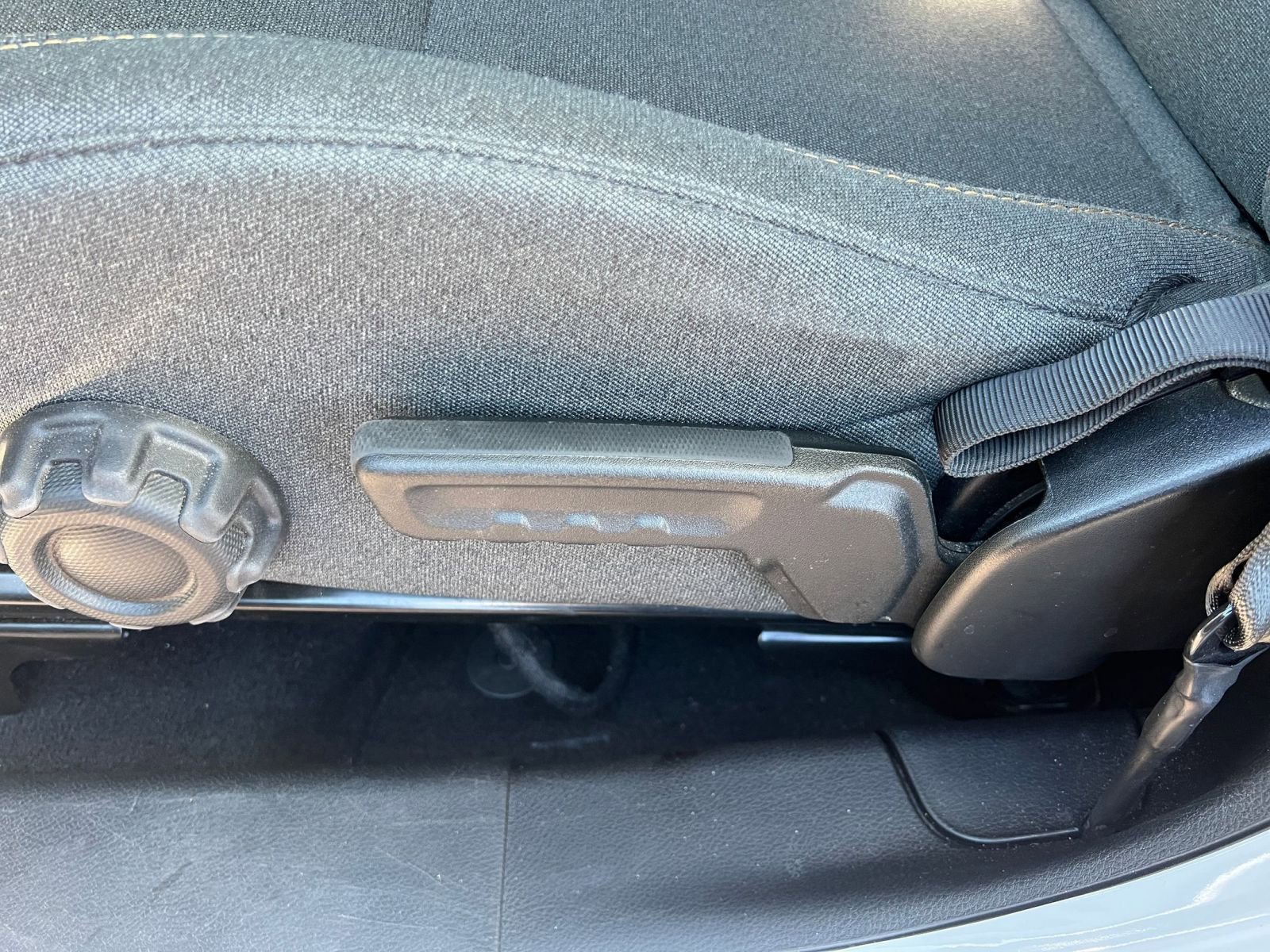 Used 2025 Jeep Wrangler Sport S image 22