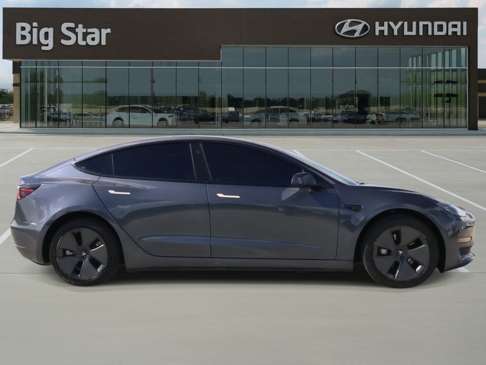 Used 2023 Tesla Model 3 Standard Range RWD image 5