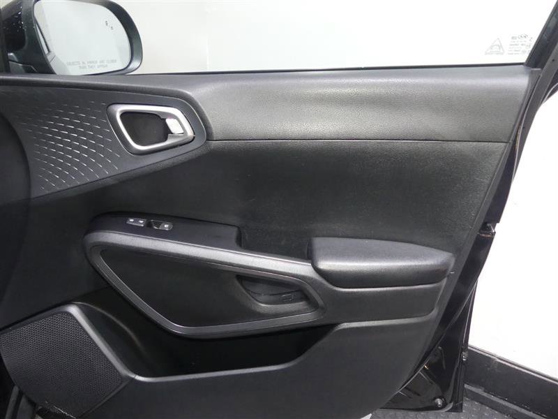 Used 2021 Kia Soul S FWD image 19