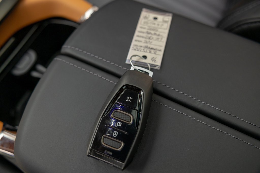 New 2025 Aston Martin DBX 707 image 43