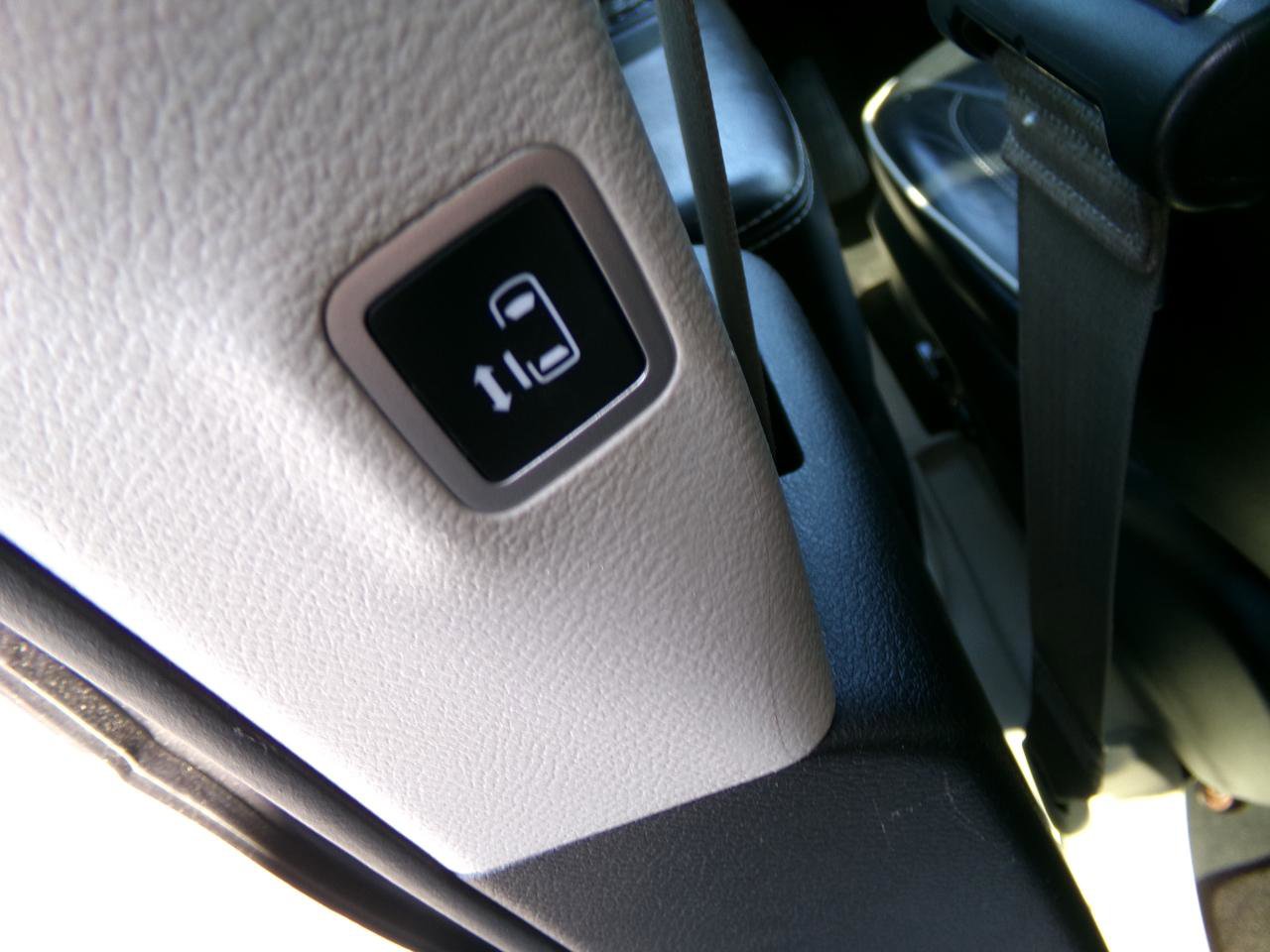 Used 2022 Chrysler Pacifica Limited FWD image 46