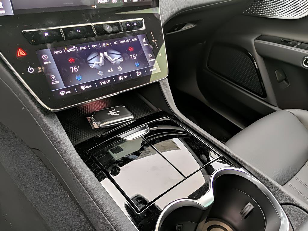 New 2023 Maserati Grecale GT image 24