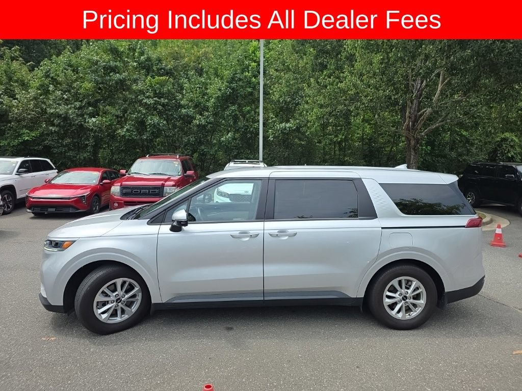 Certified 2022 Kia Carnival LX FWD image 12
