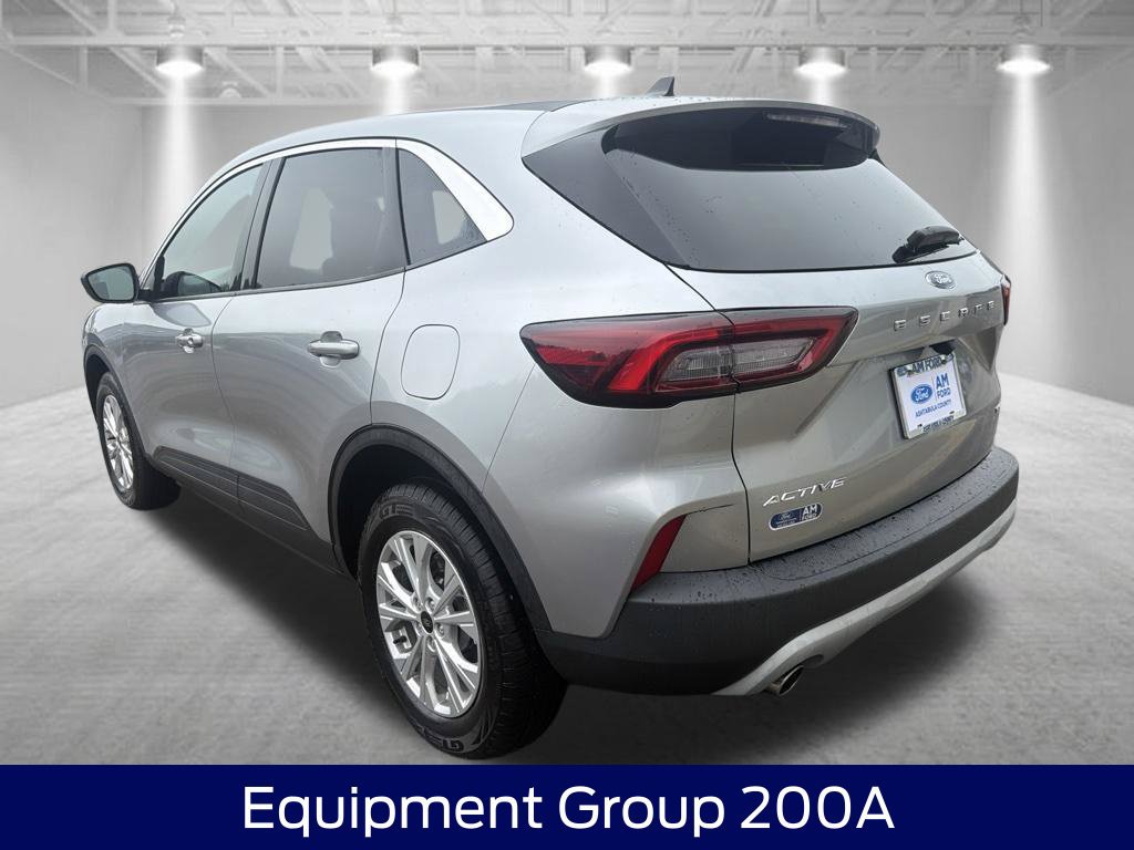 Used 2023 Ford Escape Active AWD/4WD image 3