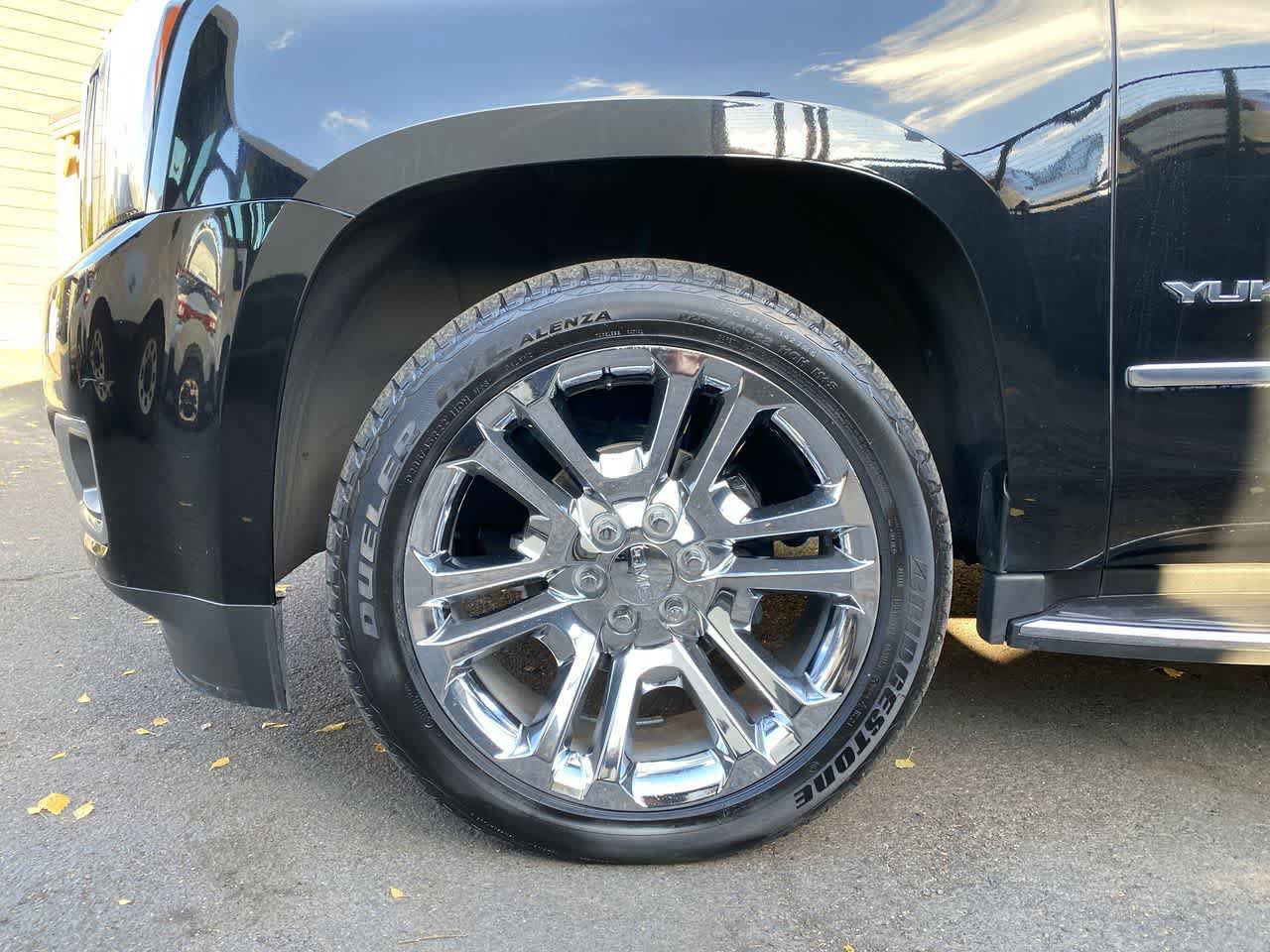 Used 2020 GMC Yukon XL SLT w/ Premium Edition AWD/4WD image 11