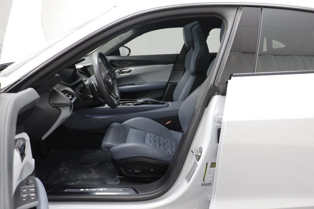 Used 2024 Audi e-tron GT Prestige AWD/4WD image 6