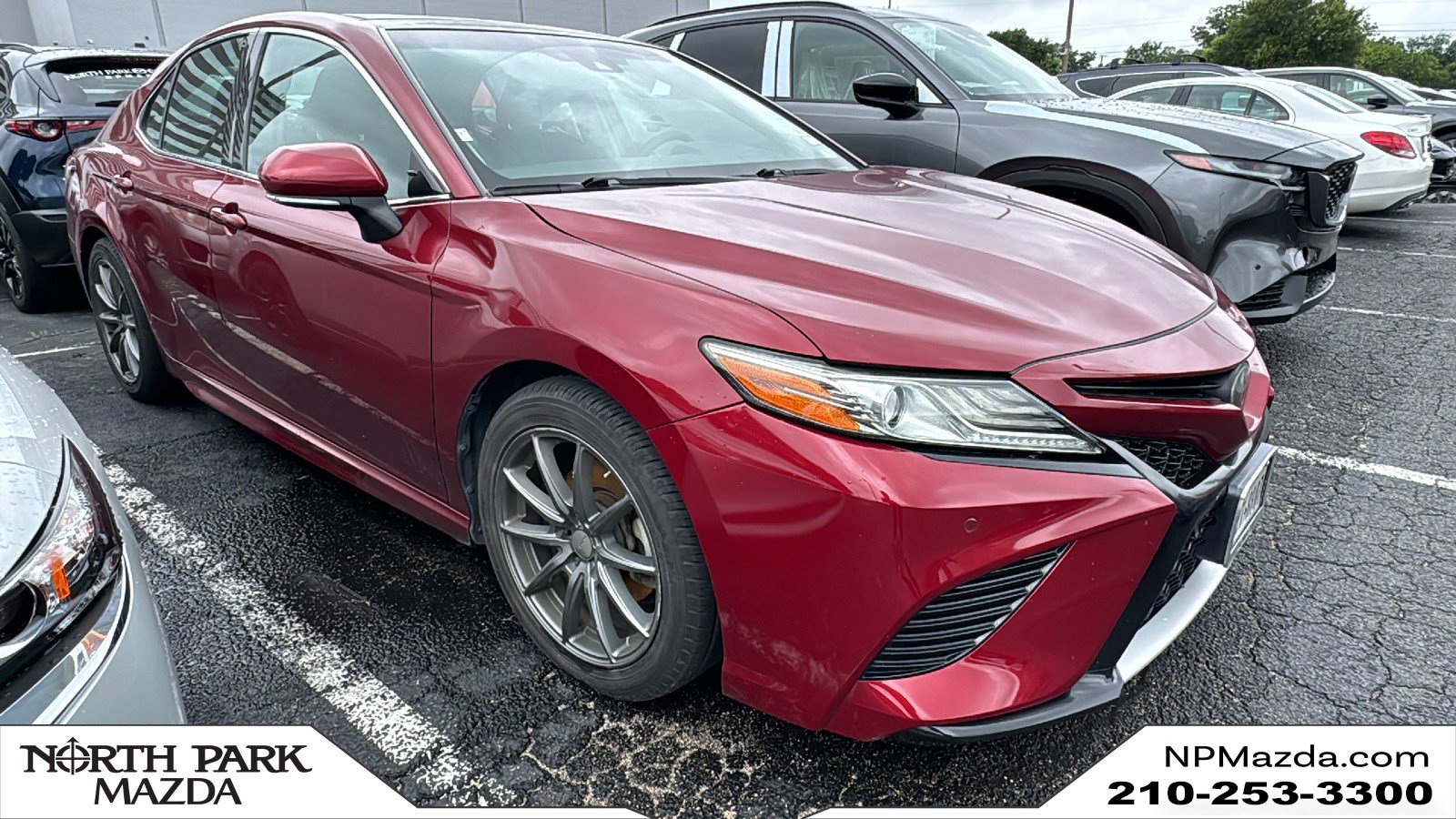 Used 2018 Toyota Camry XSE FWD image 1