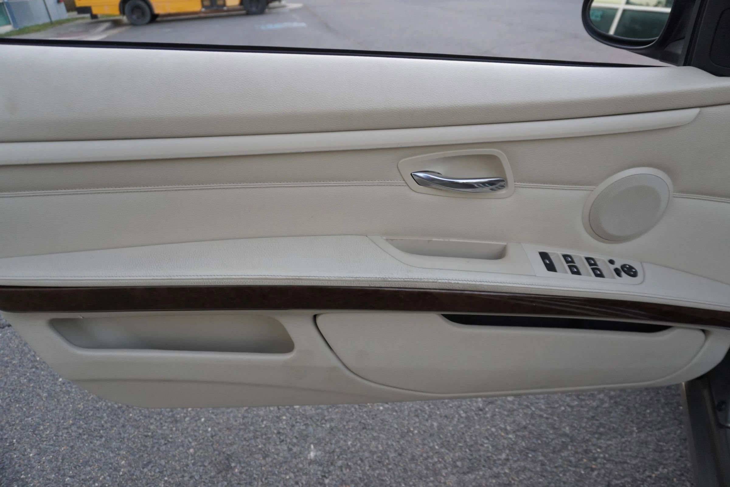 Used 2009 BMW 328i Convertible image 26