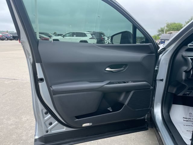Used 2026 Lexus UX 300h AWD w/ Accessory Package (2T) image 33