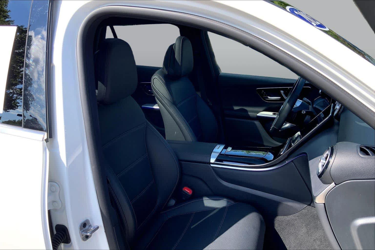 Used 2025 Mercedes-Benz GLC 300 4MATIC image 8