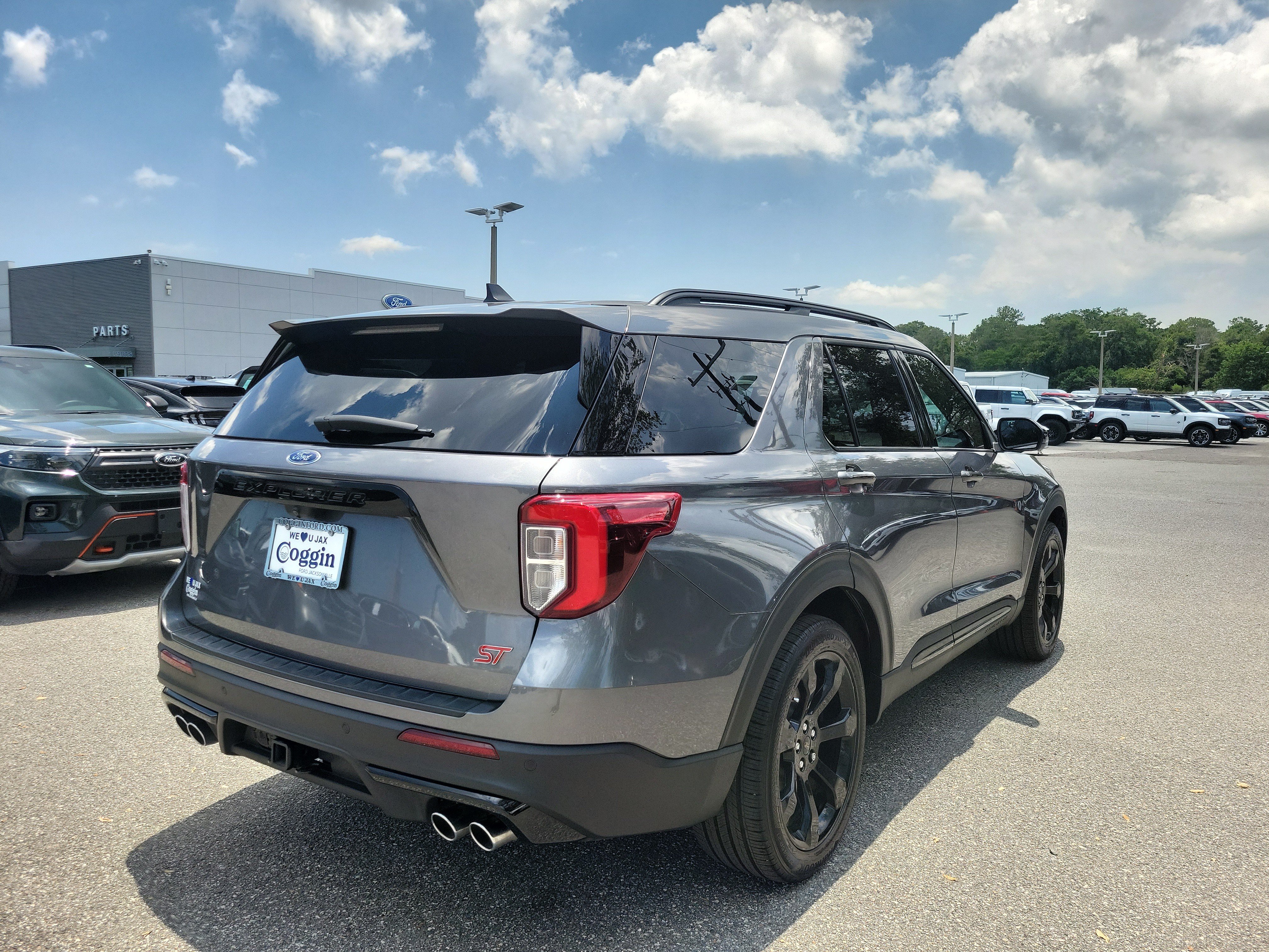 Used 2022 Ford Explorer ST w/ ST Street Pack RWD image 3