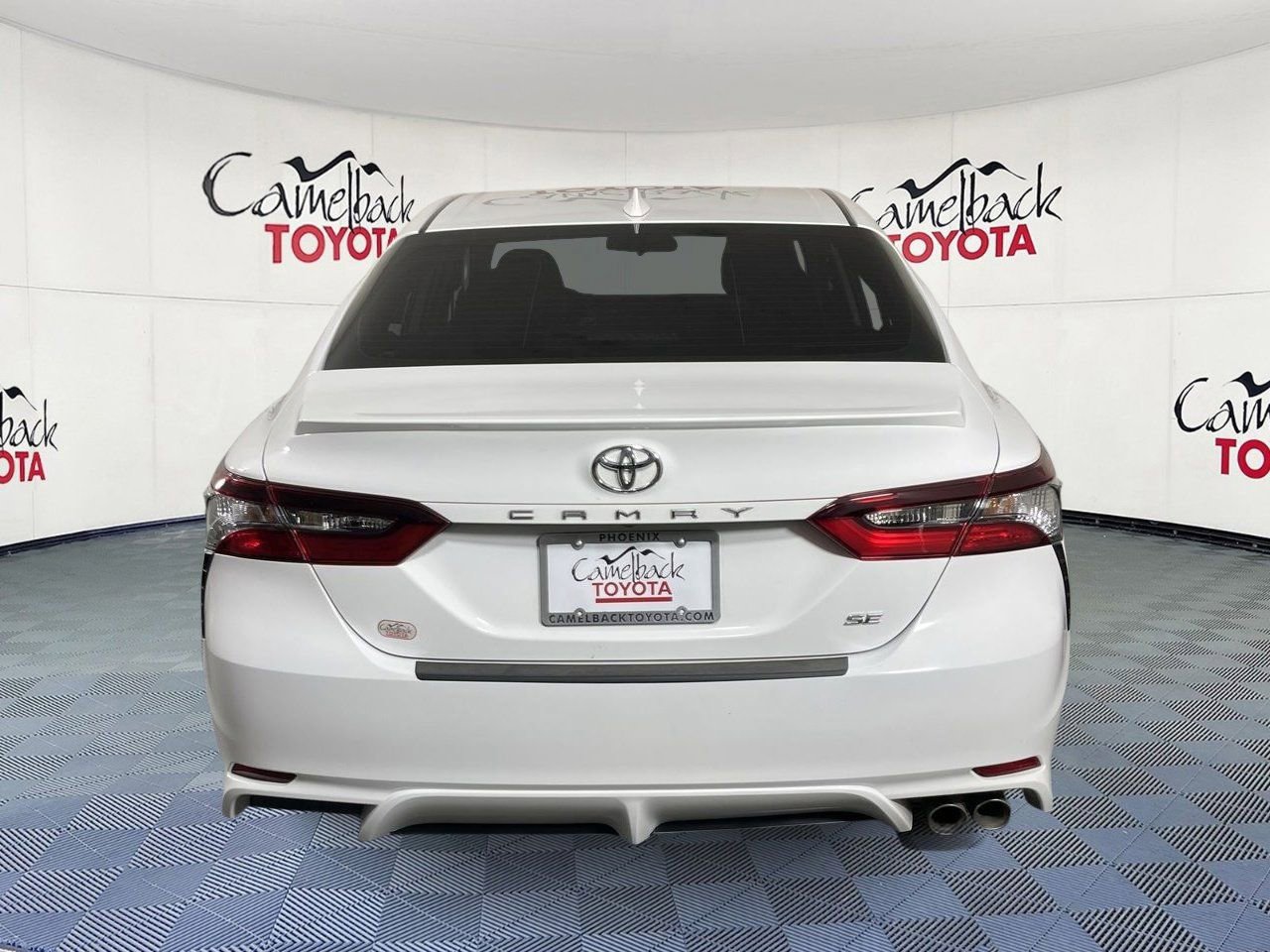 Used 2024 Toyota Camry SE FWD image 7