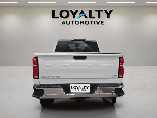 Used 2026 Chevrolet Silverado 3500 LTZ w/ LTZ Premium Package AWD/4WD image 3