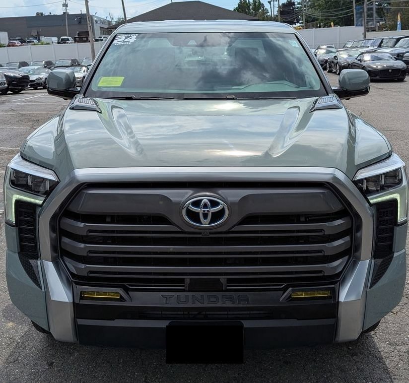 Used 2024 Toyota Tundra Limited AWD/4WD image 2
