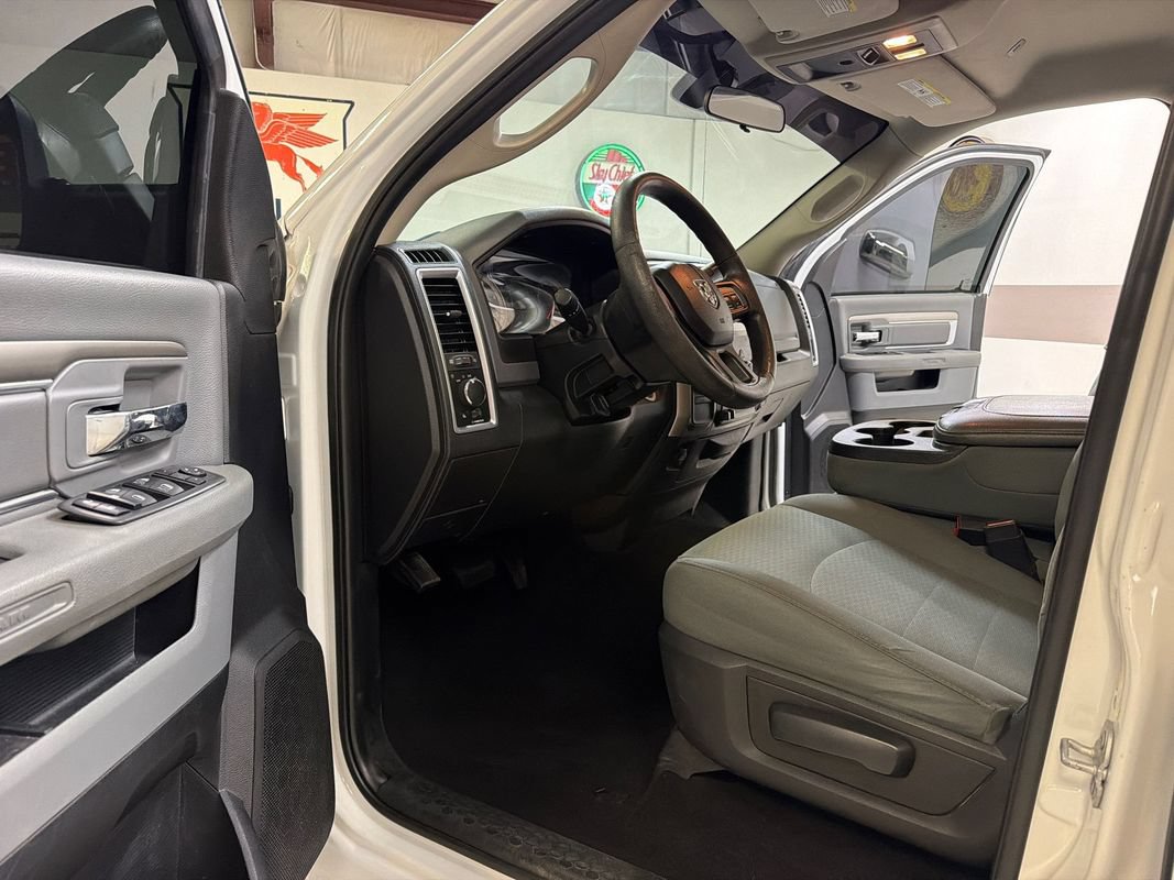 Used 2018 RAM 3500 SLT AWD/4WD image 25