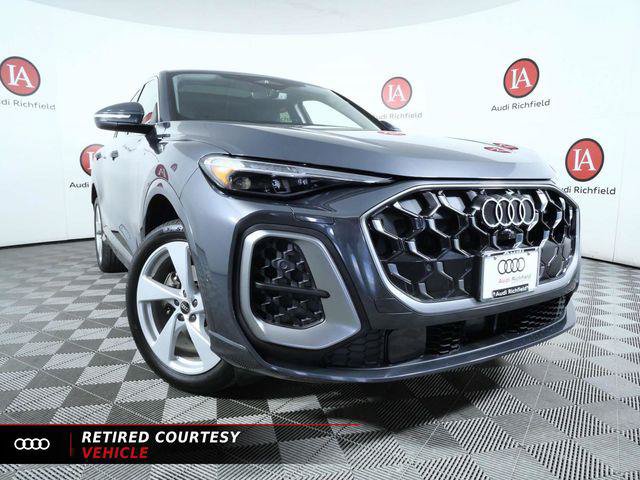 Used 2025 Audi Q5 Premium Plus w/ Premium Plus AWD/4WD image 3