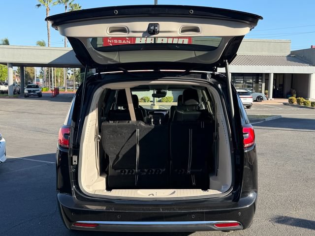 Used 2024 Chrysler Pacifica Limited FWD image 7