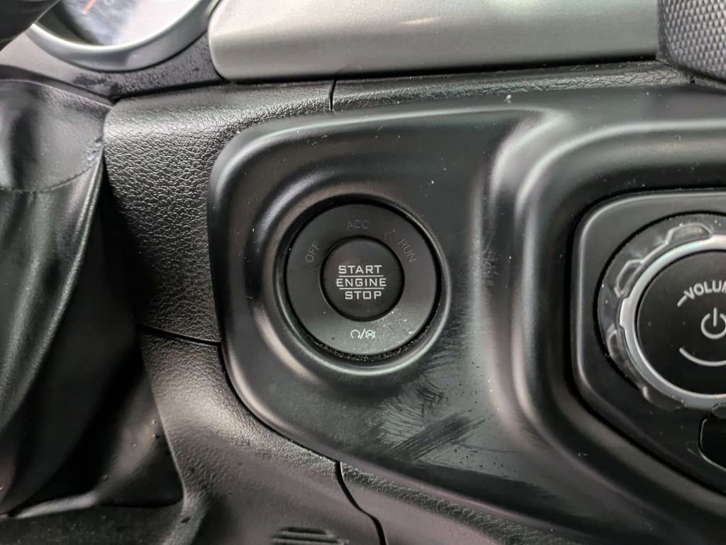 Used 2023 Jeep Wrangler Sahara image 19