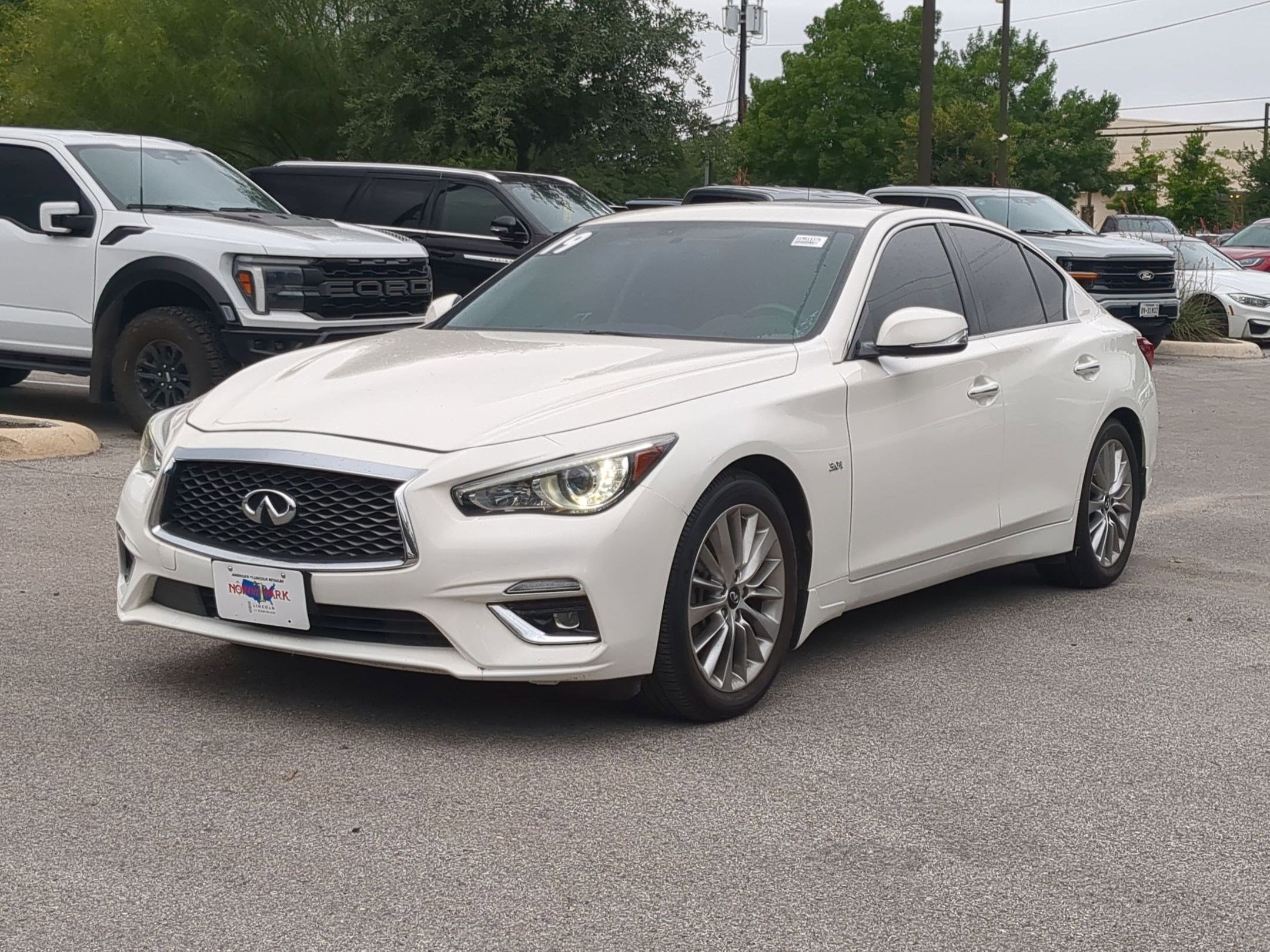 Used 2019 INFINITI Q50 Luxe w/ Essential Package (3.0T Luxe) RWD image 7