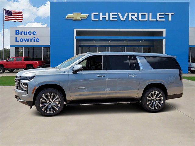 New 2026 Chevrolet Suburban High Country image 2