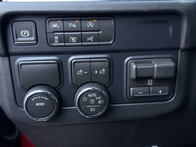 New 2026 Chevrolet Suburban LT w/ Comfort Package image 18