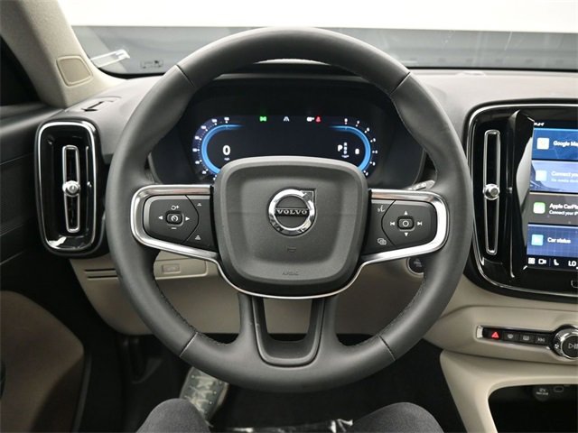 Used 2024 Volvo XC40 B5 Plus w/ Protection Package Premier image 23