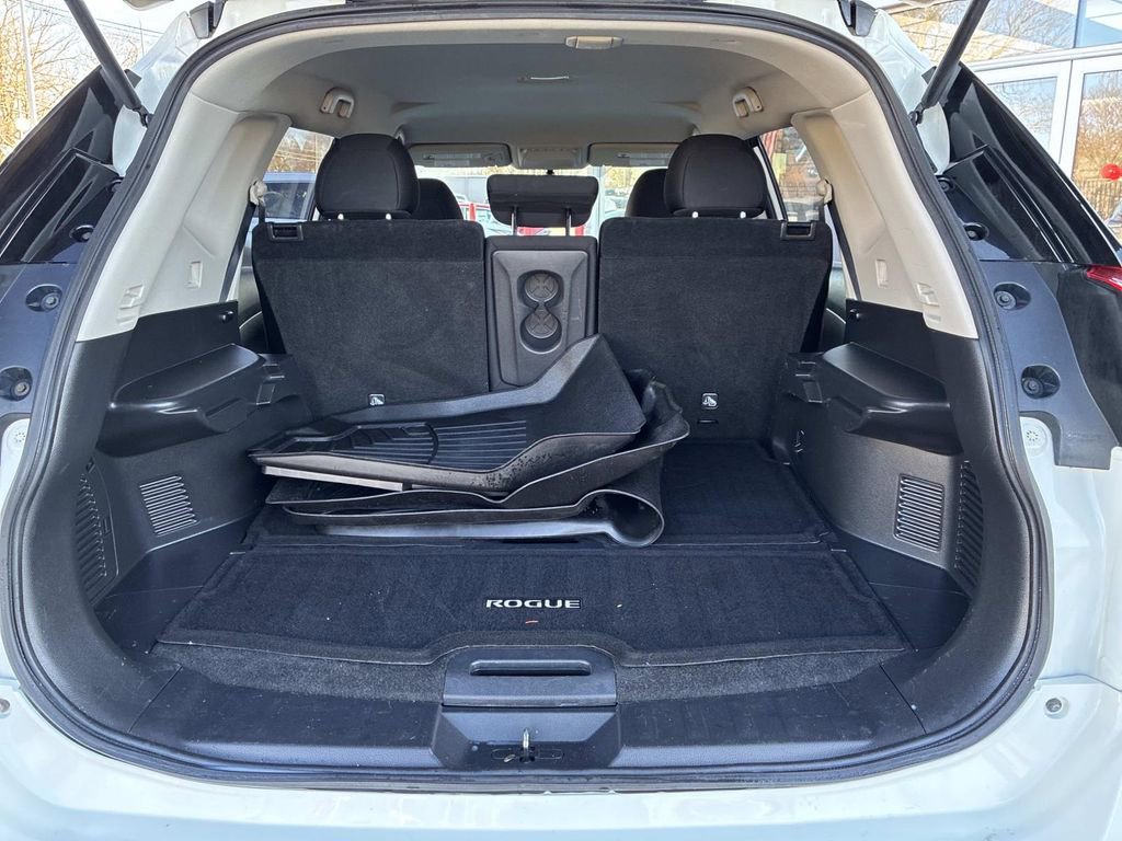 Used 2017 Nissan Rogue SV image 14