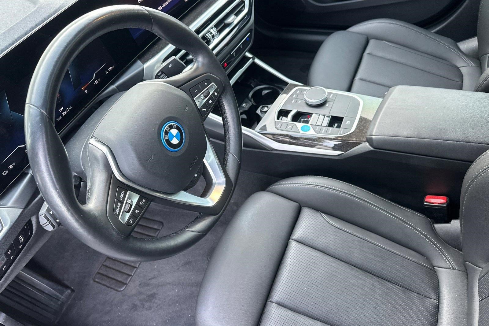 Certified 2023 BMW i4 eDrive35 w/ Premium Package image 4