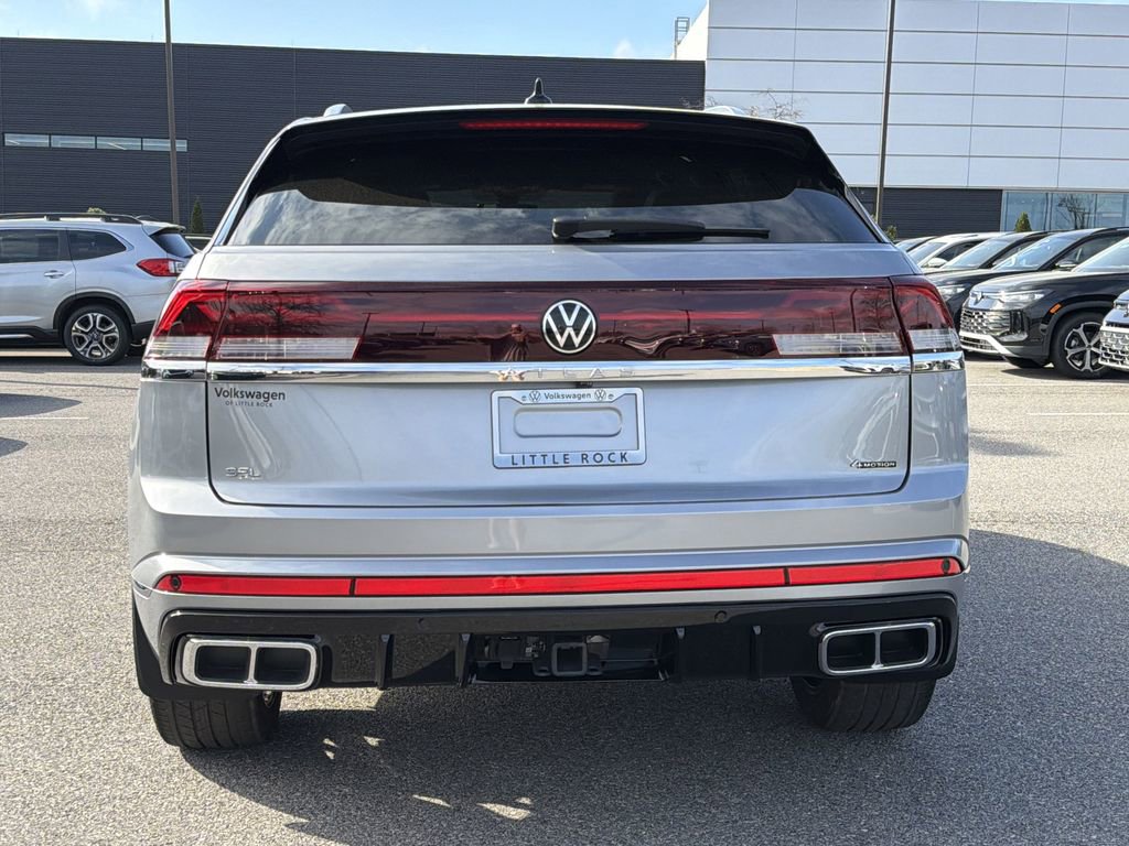 Used 2025 Volkswagen Atlas Cross Sport SEL Premium R-Line image 4