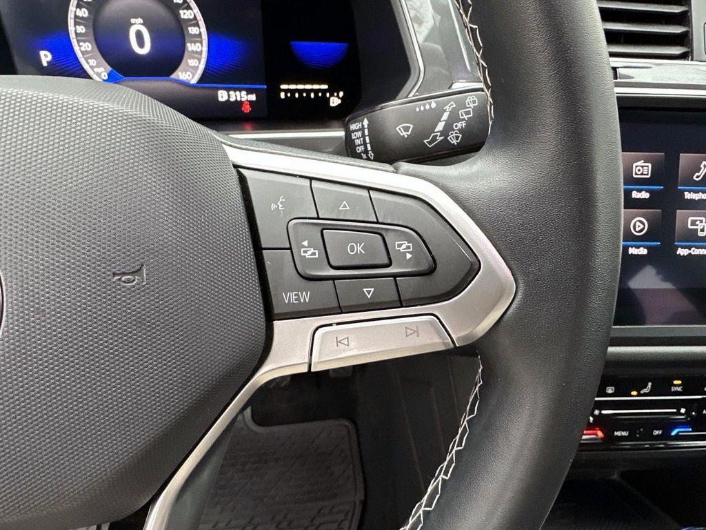 Used 2022 Volkswagen Tiguan SE image 19