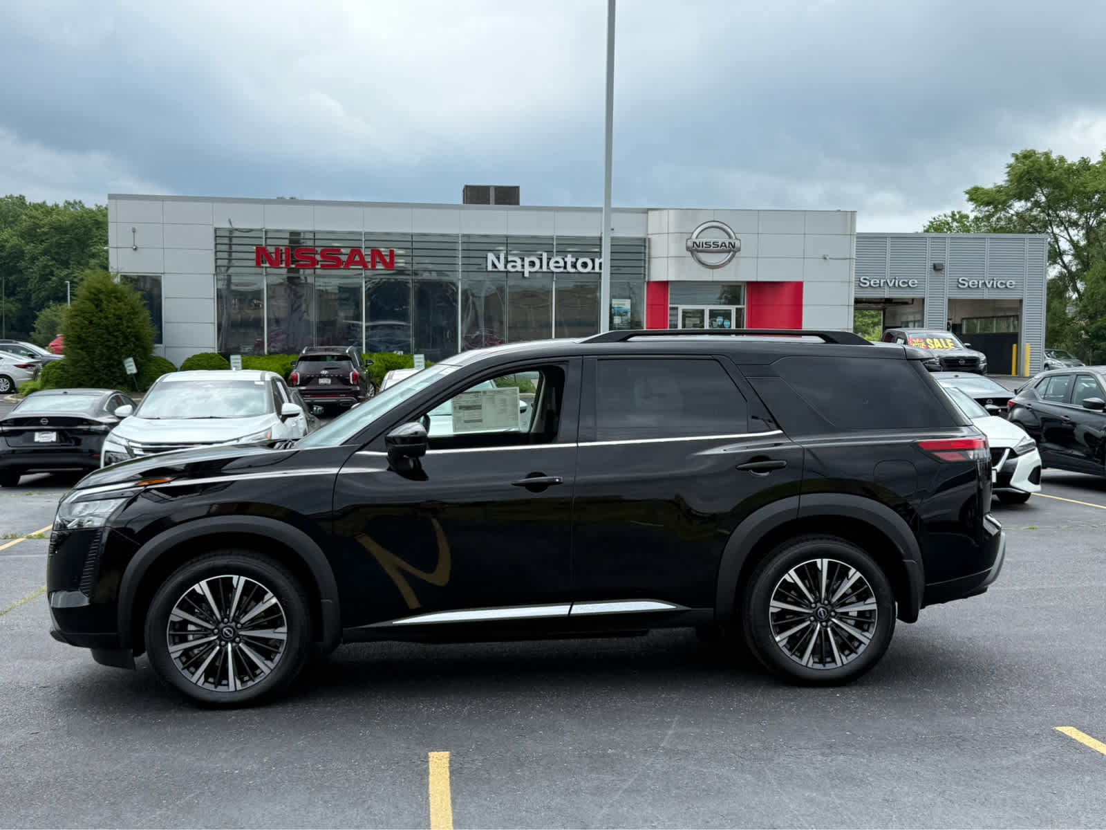 New 2026 Nissan Pathfinder Platinum AWD/4WD image 3