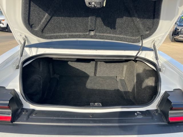 Used 2015 Dodge Challenger SXT image 26