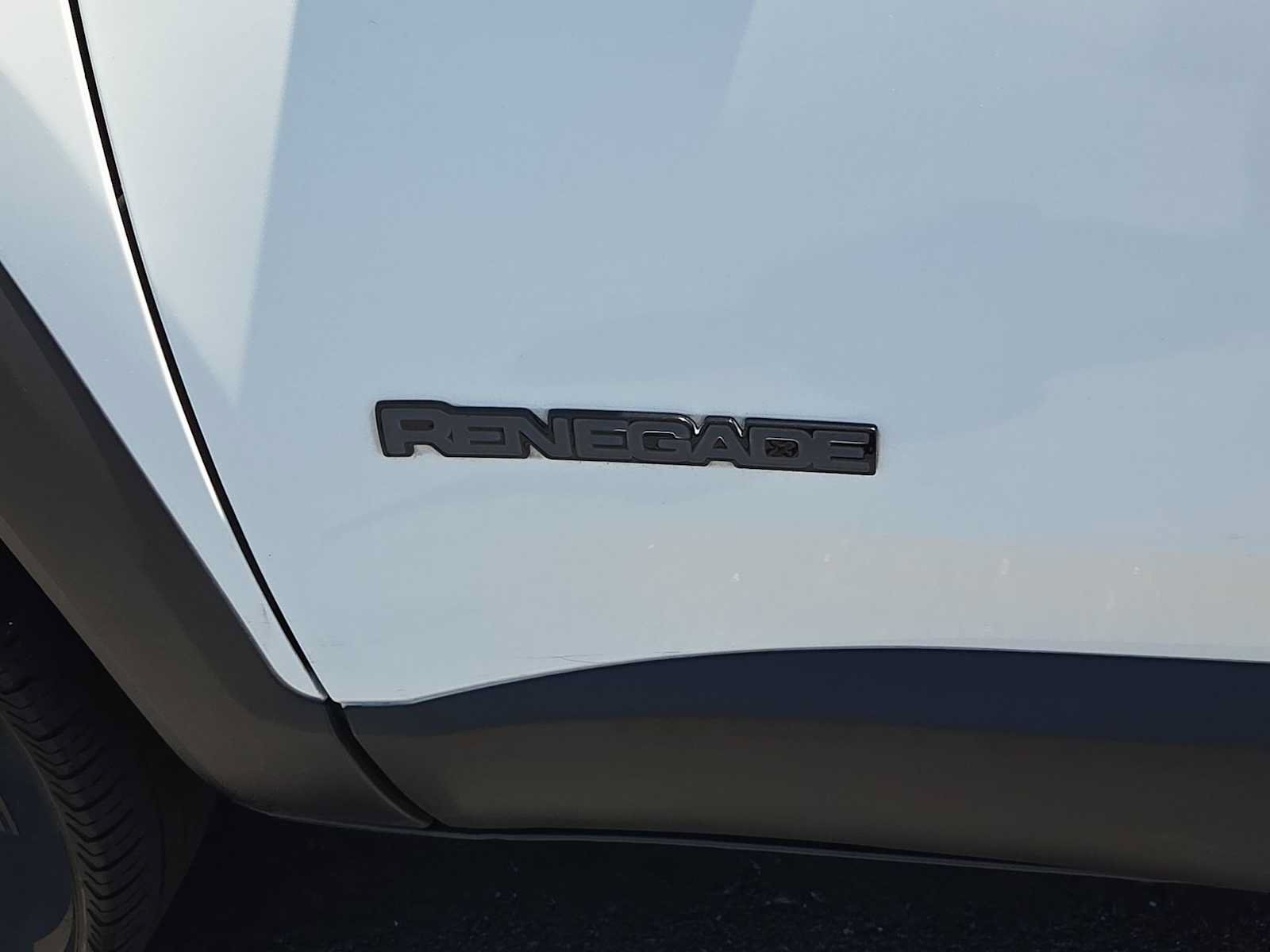 Used 2020 Jeep Renegade Altitude AWD/4WD image 15