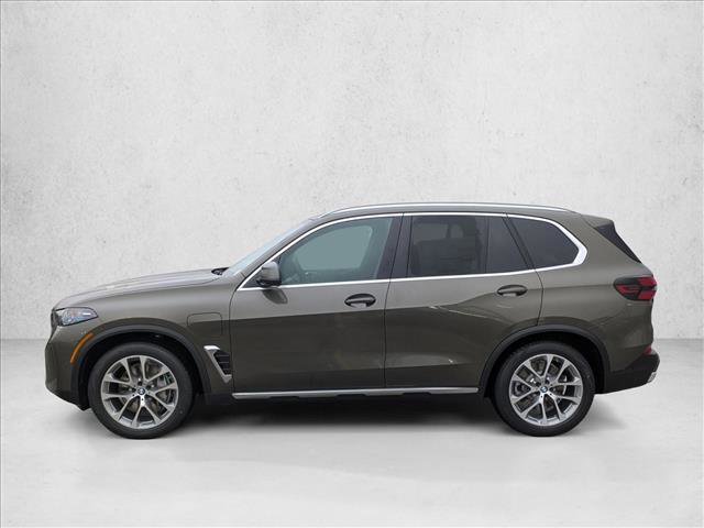 New 2026 BMW X5 xDrive50e image 5