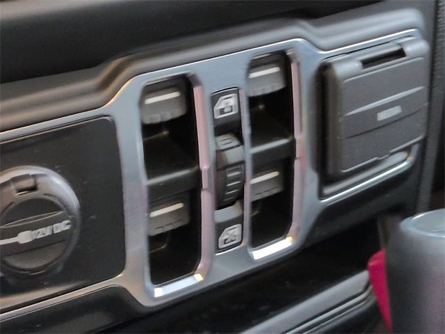 Certified 2023 Jeep Wrangler Unlimited Sahara w/ Cold Weather Group image 15