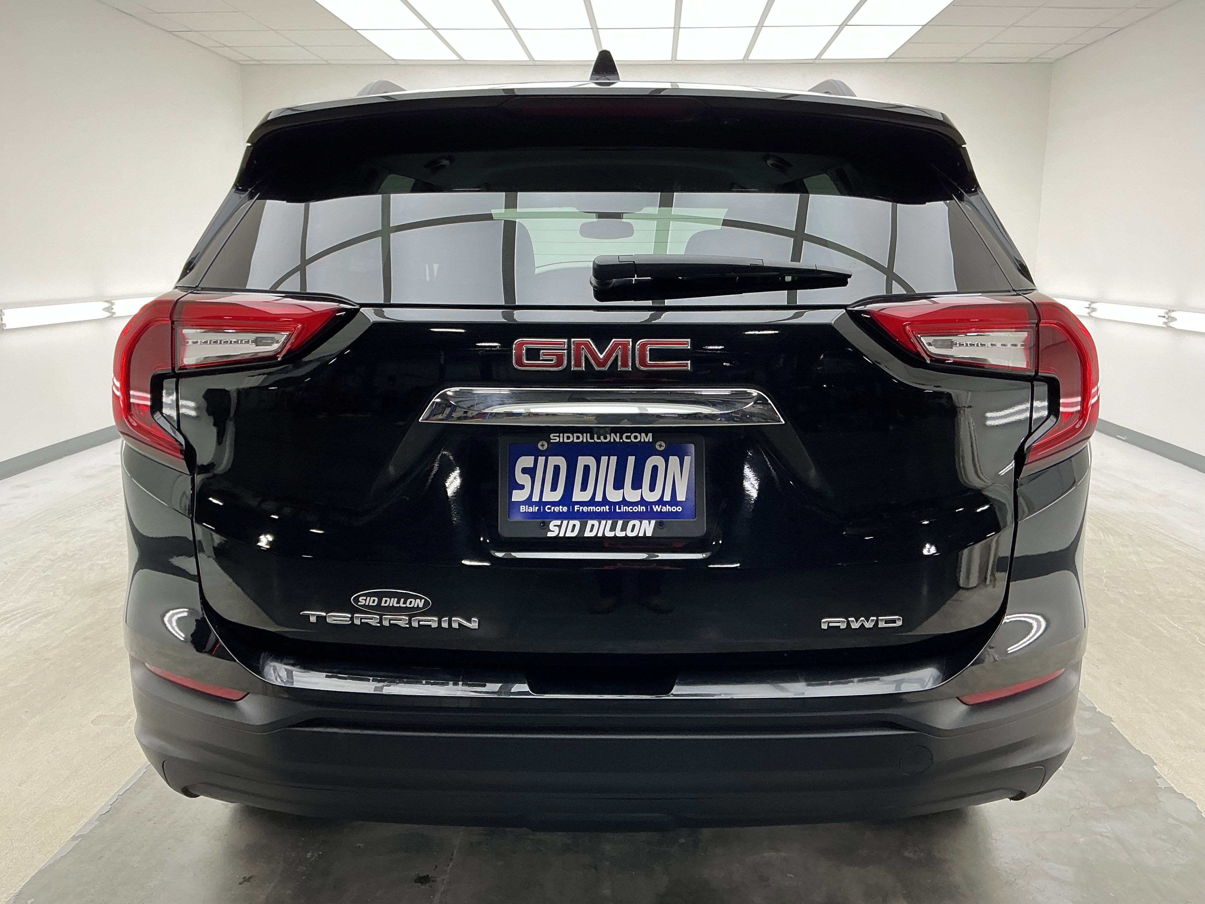 Used 2022 GMC Terrain SLE w/ Driver Convenience Package image 5