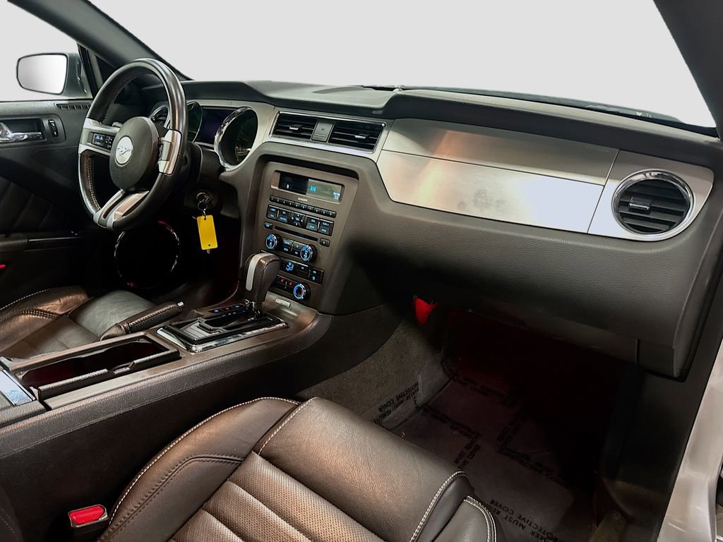 Used 2013 Ford Mustang Premium image 33