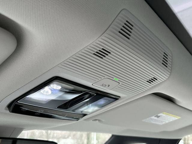 New 2025 Volkswagen ID. Buzz 1st Edition image 20