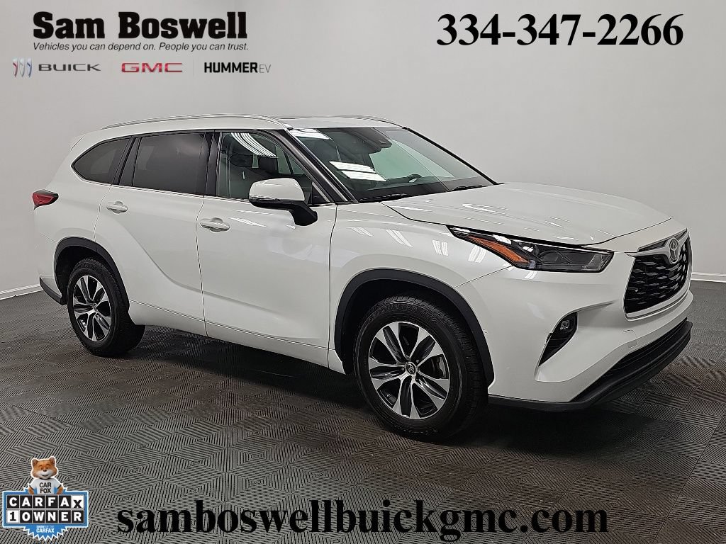Used 2022 Toyota Highlander XLE FWD image 1