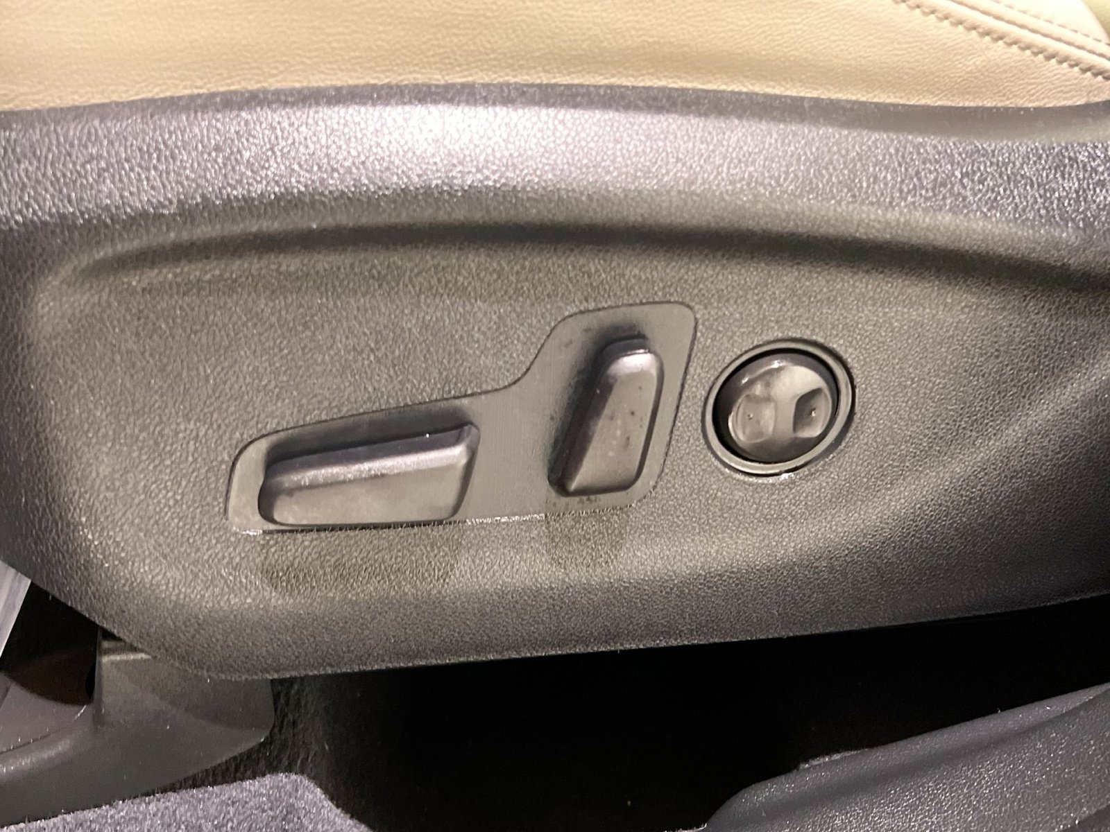 Used 2020 Kia Sorento EX image 23