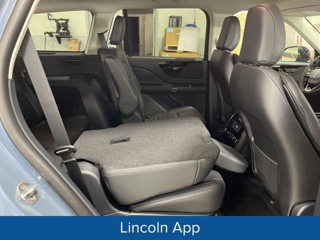New 2026 Lincoln Aviator AWD image 32